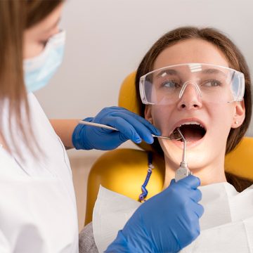 How to Treat a Decayed Molar Tooth Before It Gets Worse